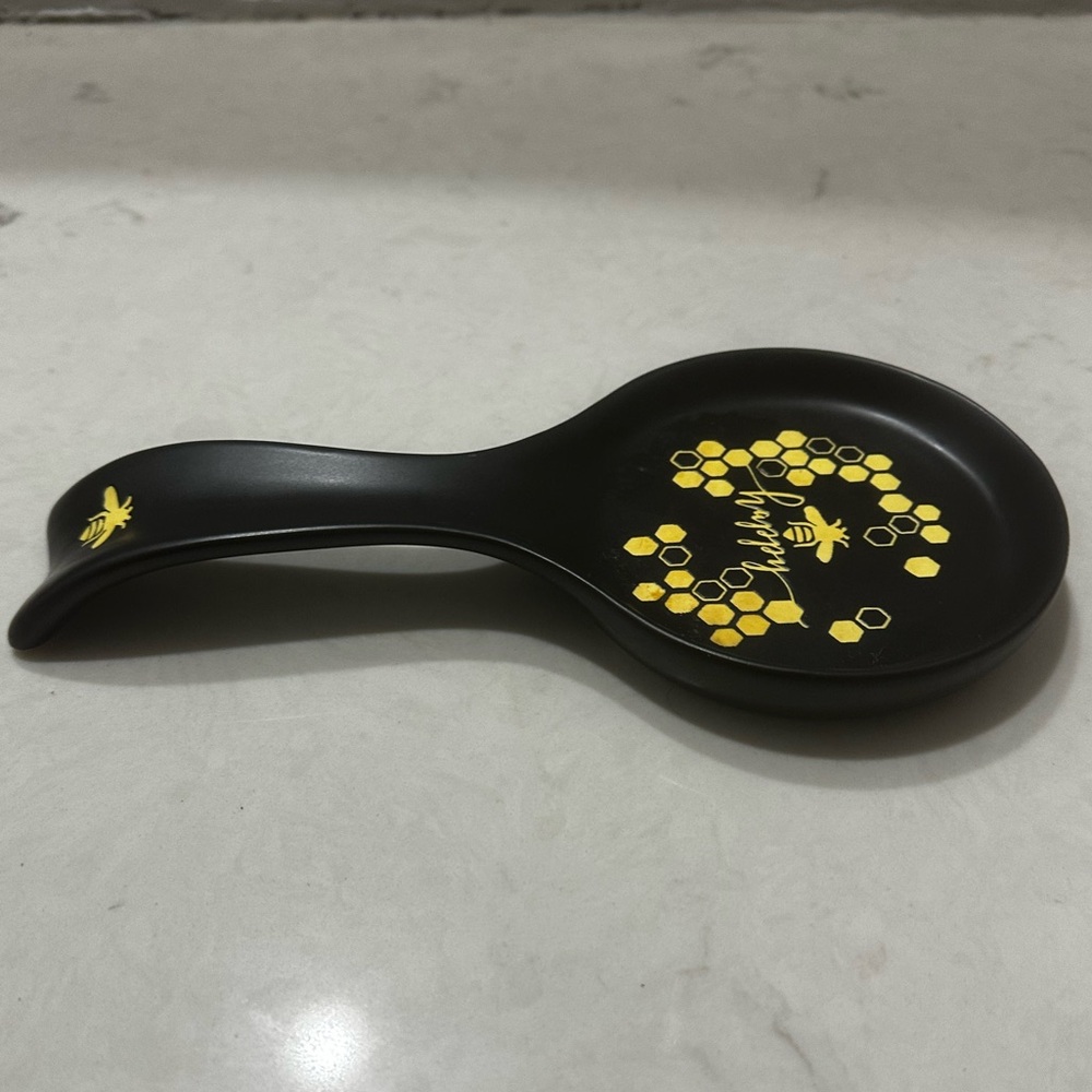 Fig & Fern Ceramic Black Yellow Bumble Bee Be Happy Spoon Rest 9”